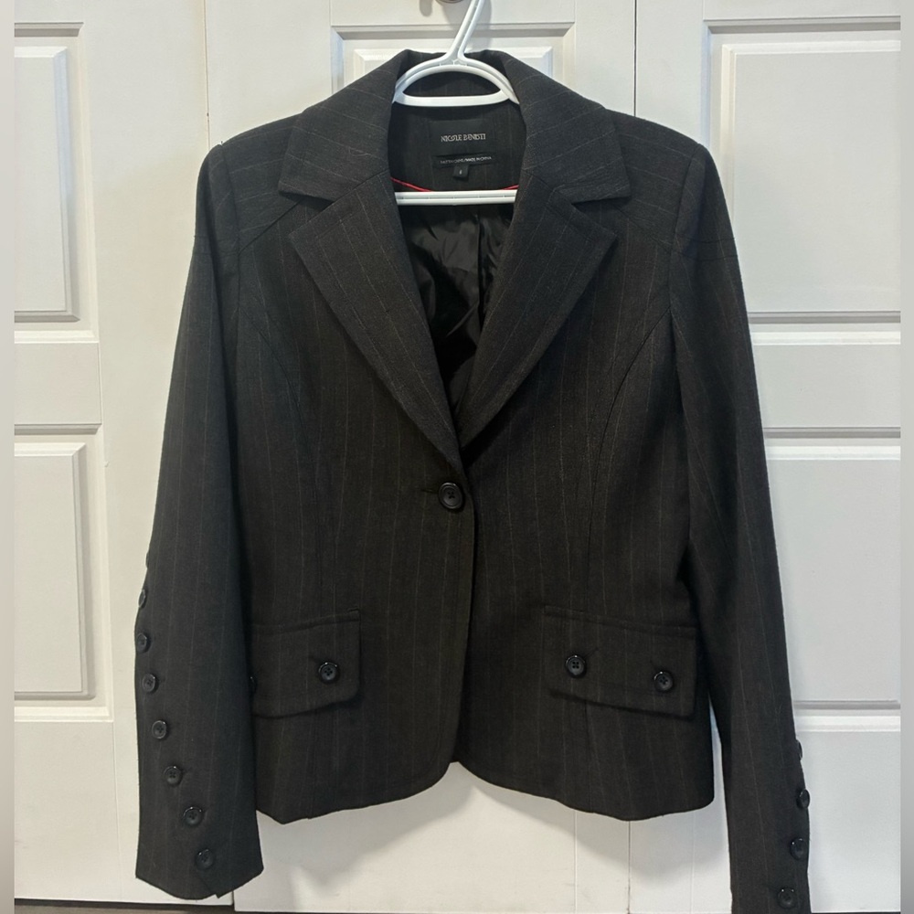 Striped fitted grey blazer